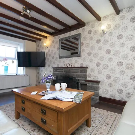Pass The Keys Spacious Cottage In Central Benllech With Parking Exterior photo