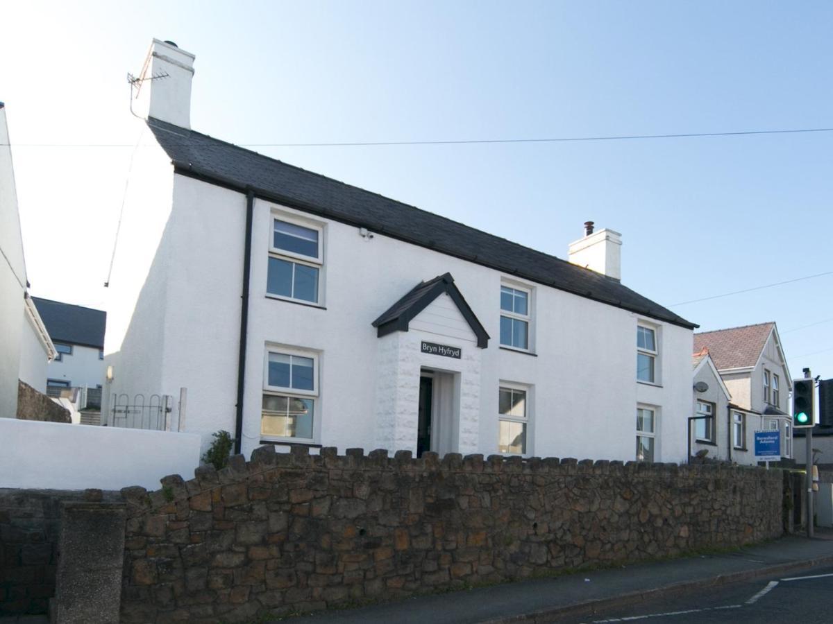 Pass The Keys Spacious In With Parking * Benllech