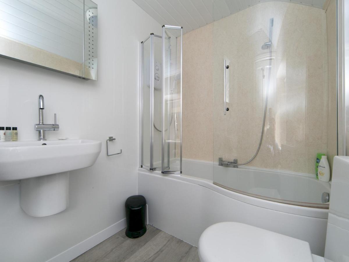 Pass The Keys Spacious In With Parking Benllech